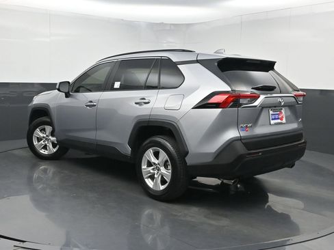 Used 2021 Toyota RAV4 XLE w/ Convenience Package FWD image 21