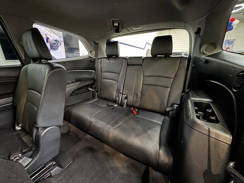 Used 2017 Honda Pilot Touring image 26