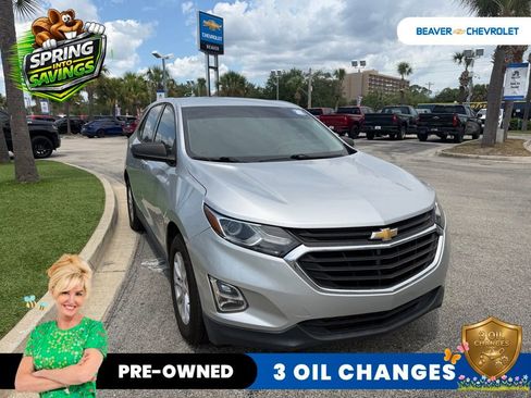 Used 2018 Chevrolet Equinox LS FWD image 2
