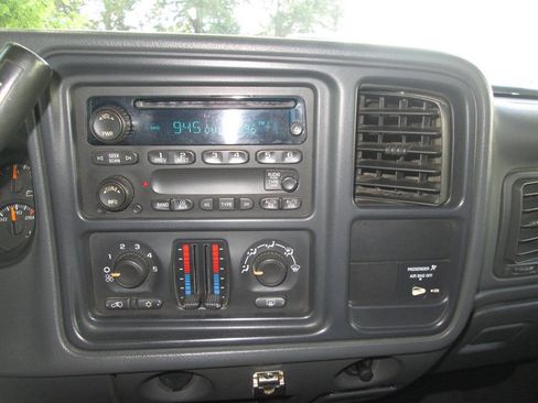 Used 2007 Chevrolet Silverado 2500 LT AWD/4WD image 14