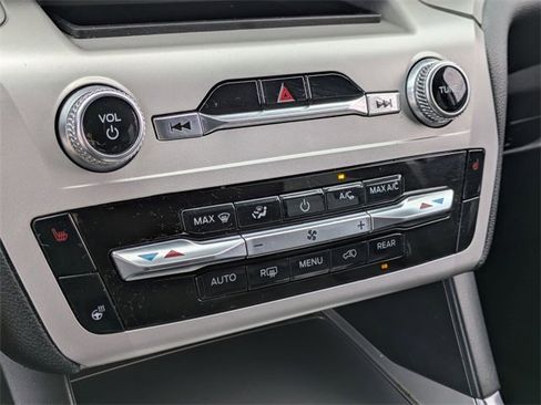 Used 2022 Ford Explorer XLT w/ Equipment Group 202A image 23