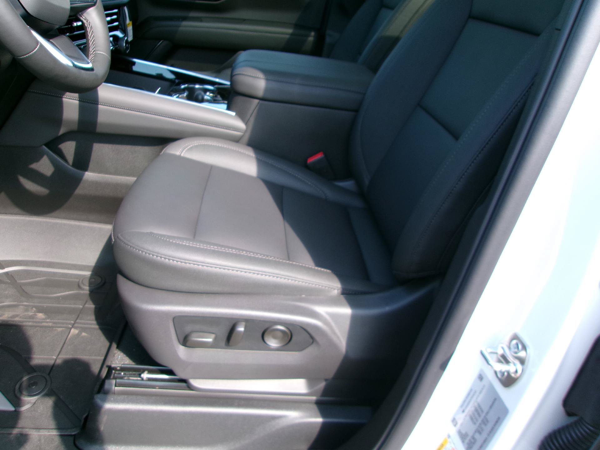 New 2026 Chevrolet Tahoe Z71 w/ Comfort Package AWD/4WD image 10