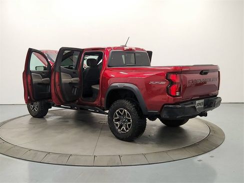 Used 2025 Chevrolet Colorado ZR2 image 13
