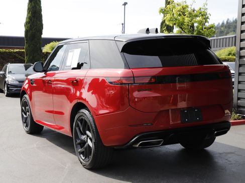 Used 2024 Land Rover Range Rover Sport Dynamic SE AWD/4WD image 8