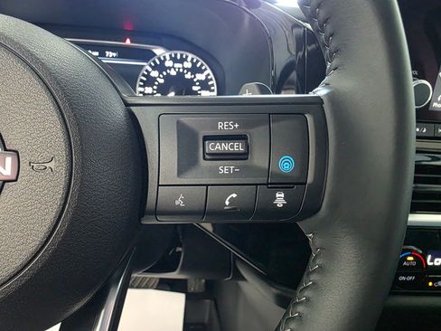 Used 2025 Nissan Pathfinder SV AWD/4WD image 16