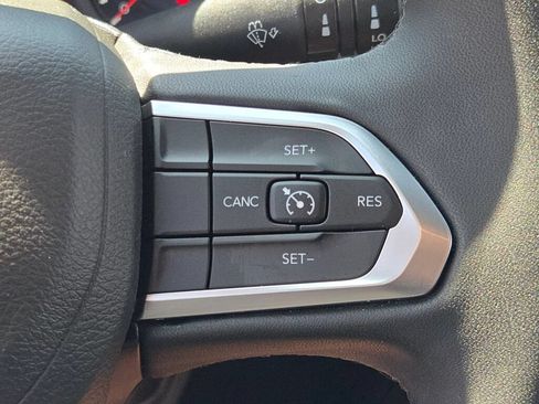 Certified 2025 Jeep Compass Latitude AWD/4WD image 34