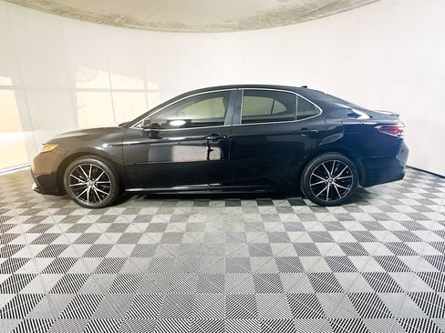 Certified 2023 Toyota Camry SE FWD image 6