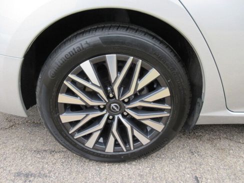 Used 2024 Nissan Altima 2.5 SV image 27