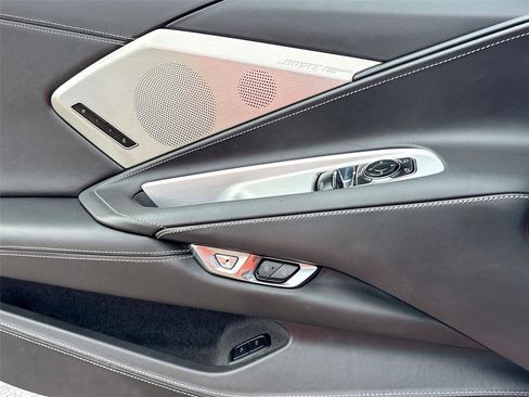 Used 2021 Chevrolet Corvette Stingray Premium Cpe w/ Z51 Performance Package image 19