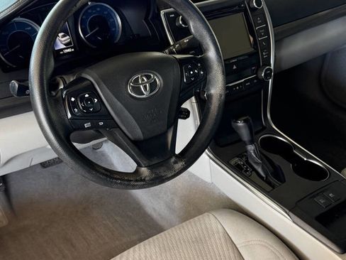 Used 2017 Toyota Camry XLE image 28