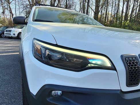 Used 2021 Jeep Cherokee Trailhawk w/ Technology Group image 9