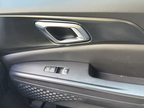 Used 2025 Kia Carnival SX Prestige FWD image 15