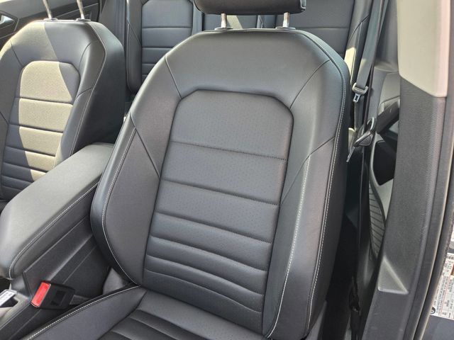 Used 2024 Volkswagen Jetta SE FWD image 15