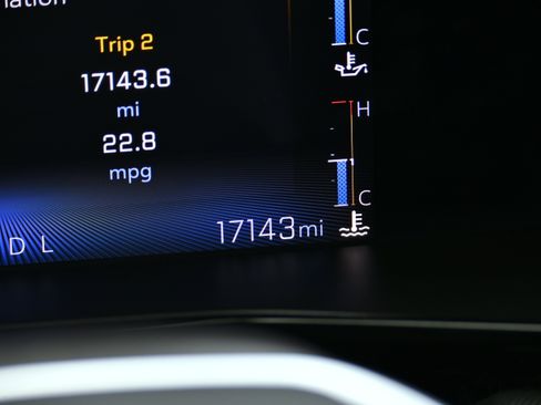 Used 2023 Chevrolet Colorado LT image 22