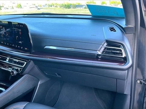 Used 2025 Chevrolet Traverse Z71 AWD/4WD image 27