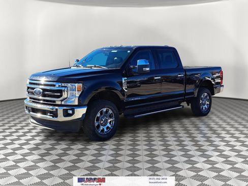 Used 2021 Ford F250 Lariat w/ Chrome Package image 2