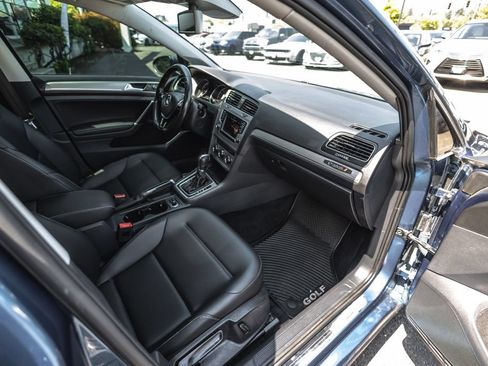 Used 2016 Volkswagen Golf SE w/ Lighting Package FWD image 24