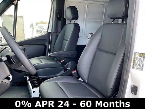 New 2025 Mercedes-Benz Sprinter 2500 image 9