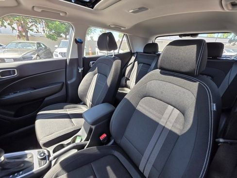 New 2025 Hyundai Venue SEL image 16