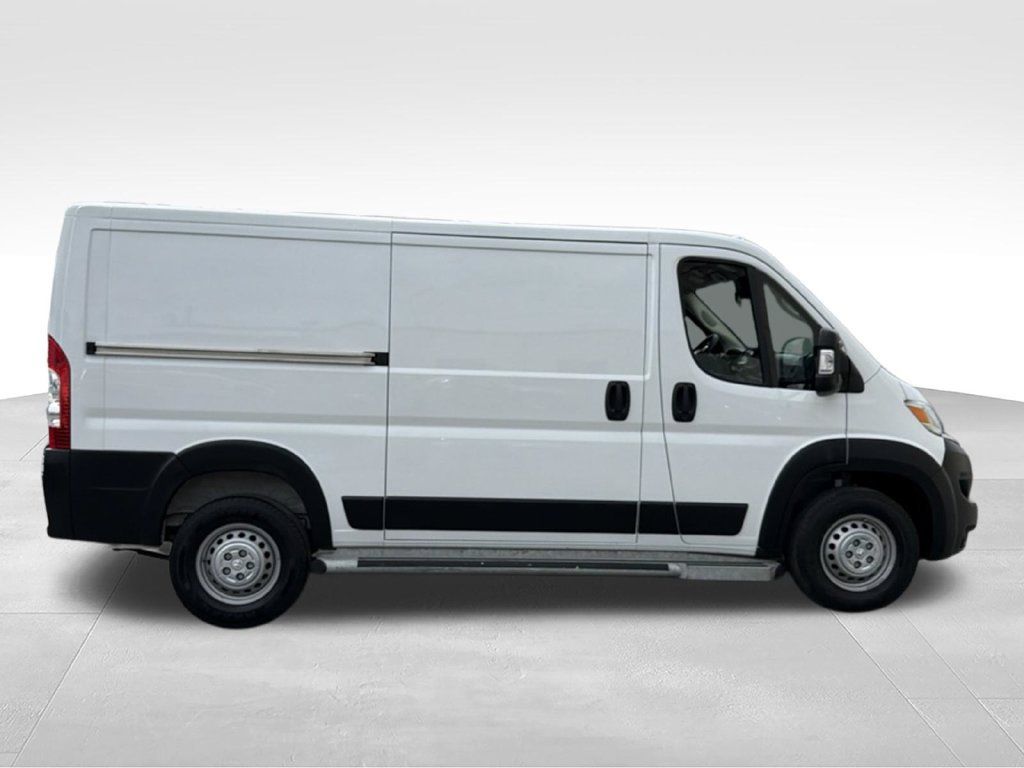 Used 2025 RAM ProMaster 2500 w/ U-Haul Equipment Group FWD image 9