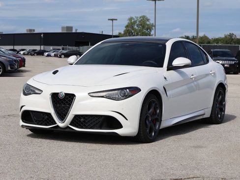Used 2018 Alfa Romeo Giulia Quadrifoglio w/ Driver Assist Dynamic Package RWD image 6