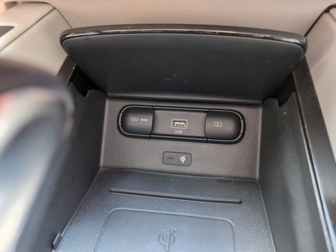 Used 2022 Kia Telluride EX w/ EX Premium Package FWD image 39