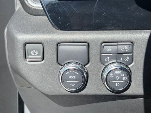 Used 2024 GMC Sierra 1500 SLT image 18