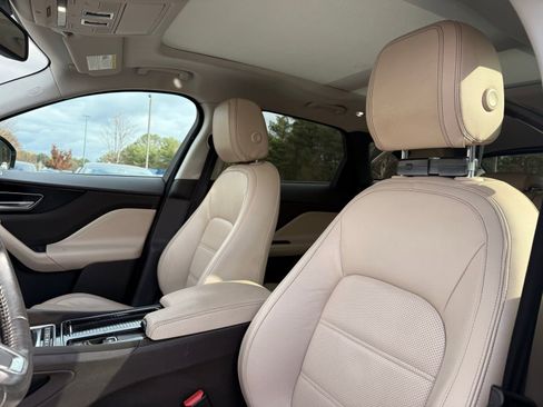 Used 2018 Jaguar F-PACE Prestige image 16