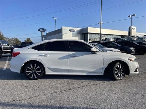 Used 2022 Honda Civic EX image 2