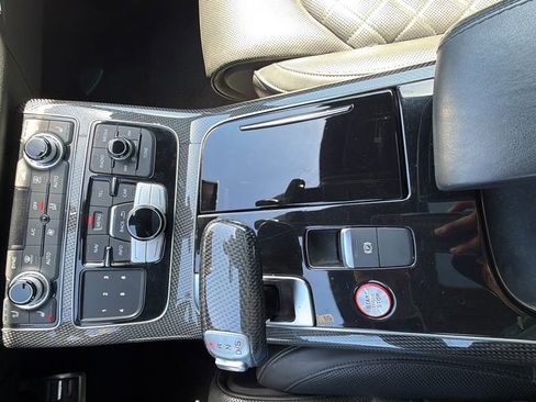 Used 2014 Audi S8 AWD/4WD image 19