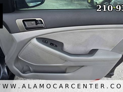 Used 2011 Kia Optima LX FWD image 18
