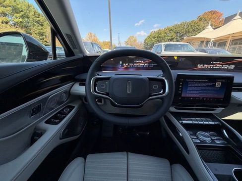 New 2026 Lincoln Nautilus Reserve image 9