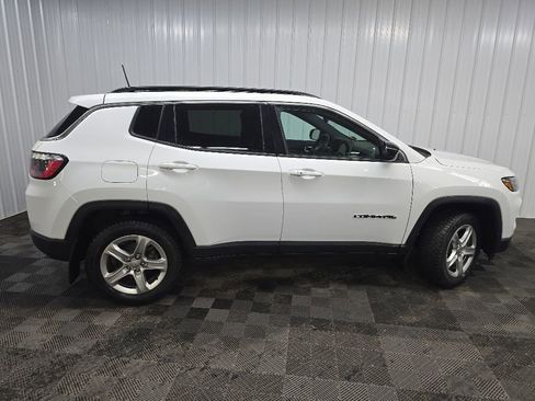 Used 2023 Jeep Compass Latitude AWD/4WD image 2