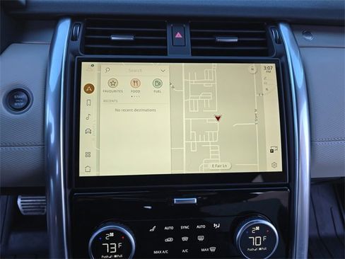 Used 2024 Land Rover Discovery Dynamic SE image 22