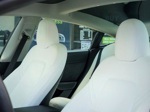 Used 2023 Tesla Model 3 Standard Range RWD image 16