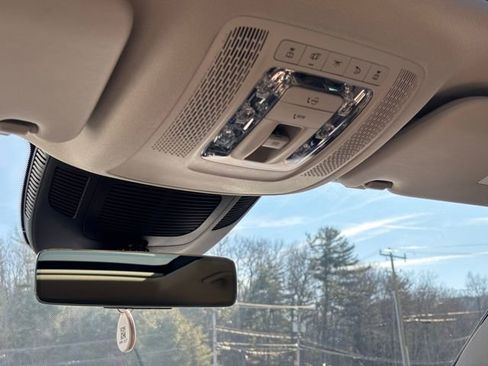 Used 2025 Mercedes-Benz GLE 350 4MATIC image 39