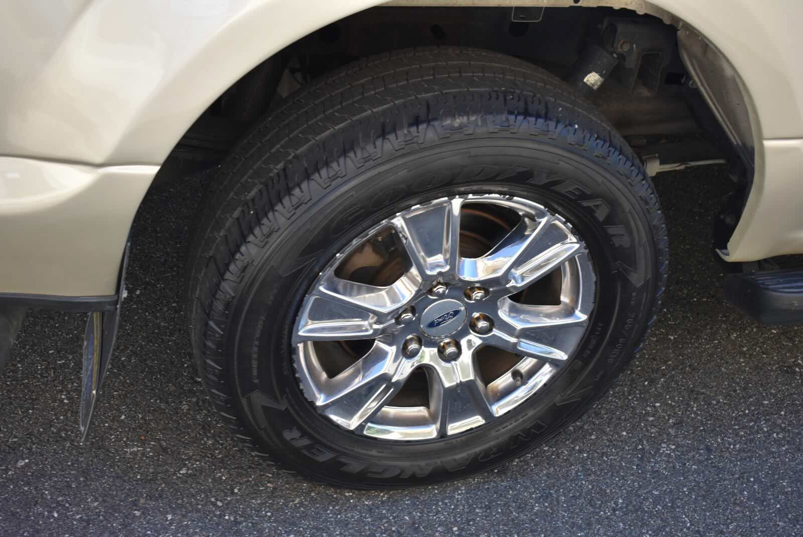Used 2017 Ford F150 XLT w/ Equipment Group 302A Luxury RWD image 34