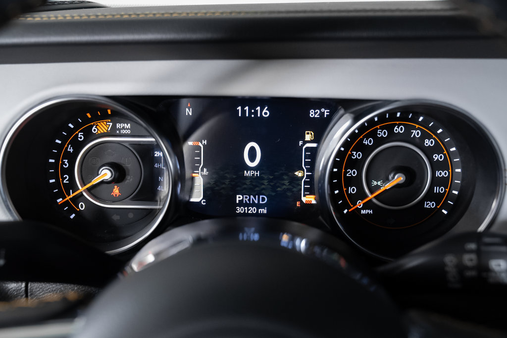 Used 2022 Jeep Wrangler Unlimited Sahara AWD/4WD image 30