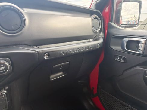 Used 2021 Jeep Wrangler Unlimited Sport image 31