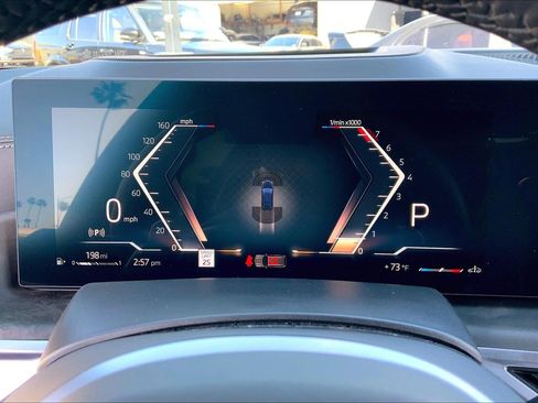 Used 2026 BMW X7 xDrive40i w/ M Sport Package image 24