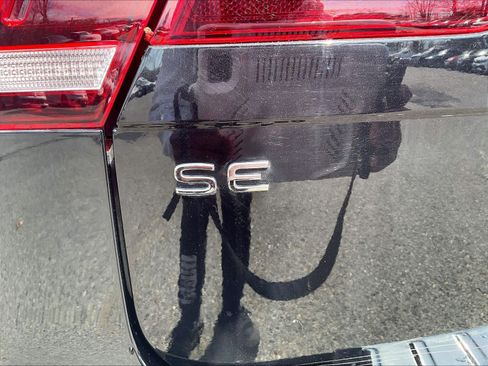 Used 2023 Volkswagen Tiguan SE image 25