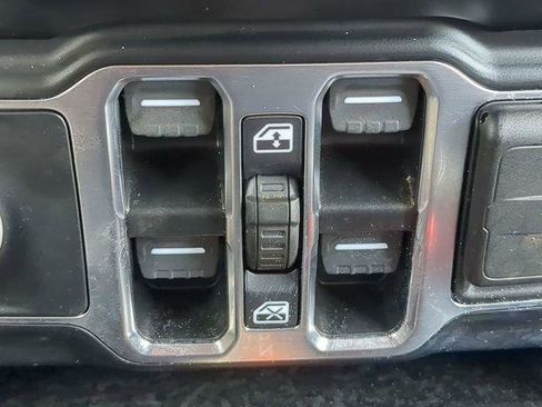 Certified 2022 Jeep Wrangler Unlimited Sahara image 26