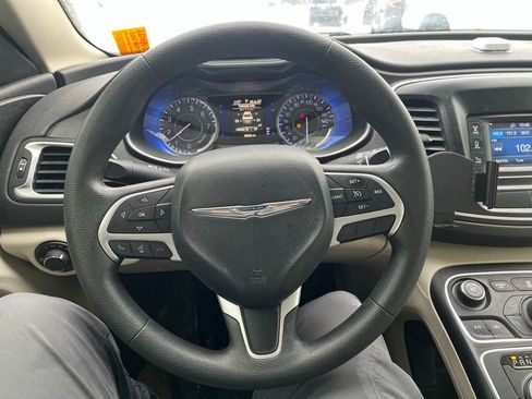 Used 2016 Chrysler 200 Limited image 10