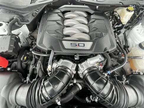 Used 2024 Ford Mustang GT Premium image 9