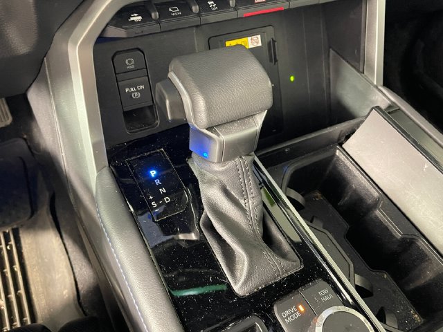 Used 2023 Toyota Sequoia Platinum AWD/4WD image 8
