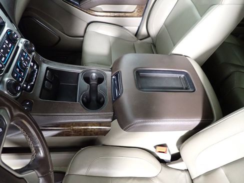 Used 2018 Chevrolet Suburban LT w/ LT Signature Package AWD/4WD image 35