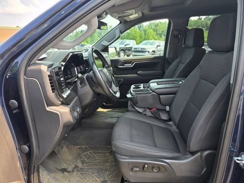 Used 2023 Chevrolet Silverado 1500 LT AWD/4WD image 4