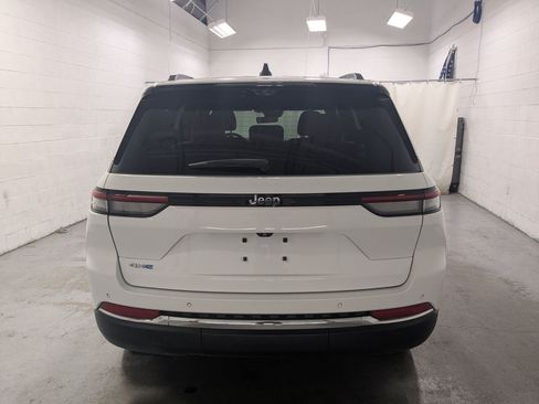 Used 2022 Jeep Grand Cherokee Limited 4xe w/ Luxury Tech Group II AWD/4WD image 8