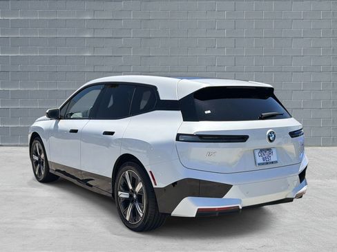 Certified 2025 BMW iX xDrive50 AWD/4WD image 3