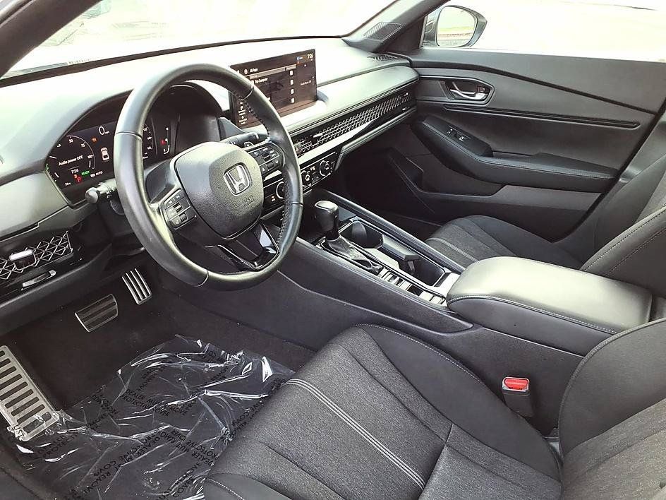 Used 2023 Honda Accord Sport image 13